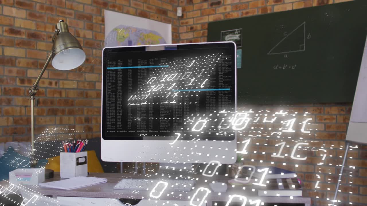 Al activarse, dígitos binarios aparecen desde la derecha y giran alrededor de una computadora visualizando el flujo de datos.