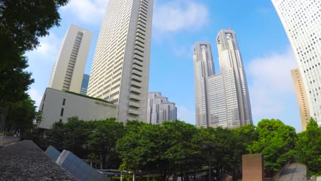 arquitecturas modernas en el centro de tokio, japón