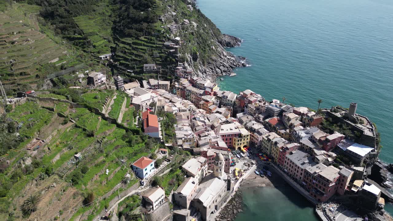 vernazza cinque terre (이탈리아) 는 이탈리아의 유명한 어촌 마을입니다.