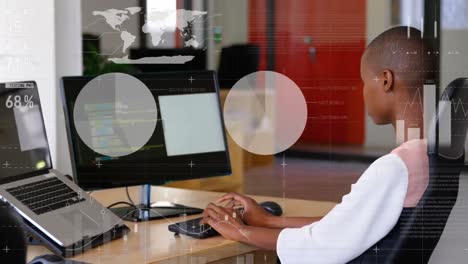 animación de procesamiento de datos estadísticos contra una mujer afroamericana que usa una computadora en la oficina