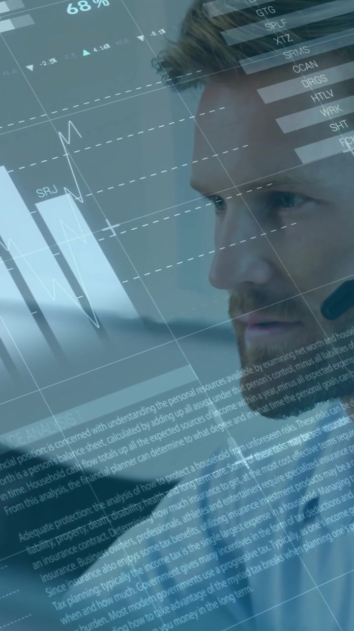 Animasjon av finansiell databehandling over kaukasisk forretningsmann som bruker telefonhodesett og datamaskin