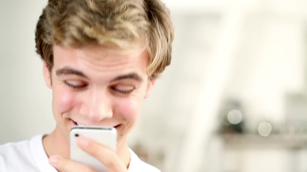 비디오 메시징 사진을 찍는 남자