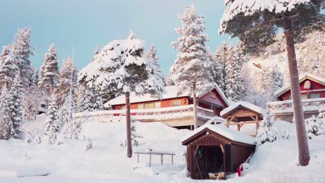 Pueblo-Rural-Bajo-Una-Capa-De-Nieve-Durante-La-Temporada-De-Invierno