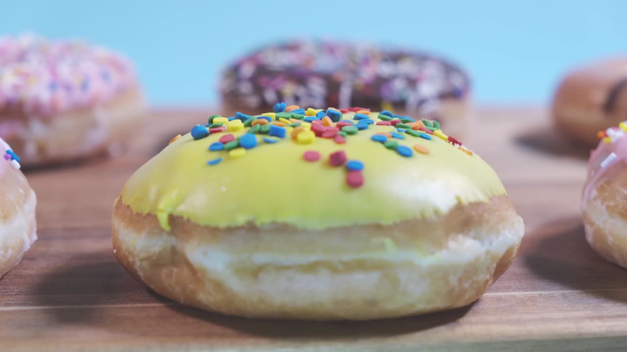 deliciosas rosquillas de variedad stop motion 4k