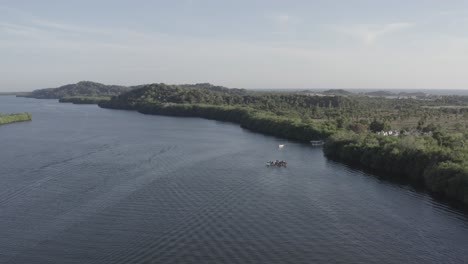 Rio-Que-Desemboca-En-El-Mar,-Pinotepa-Nacional-Oaxaca