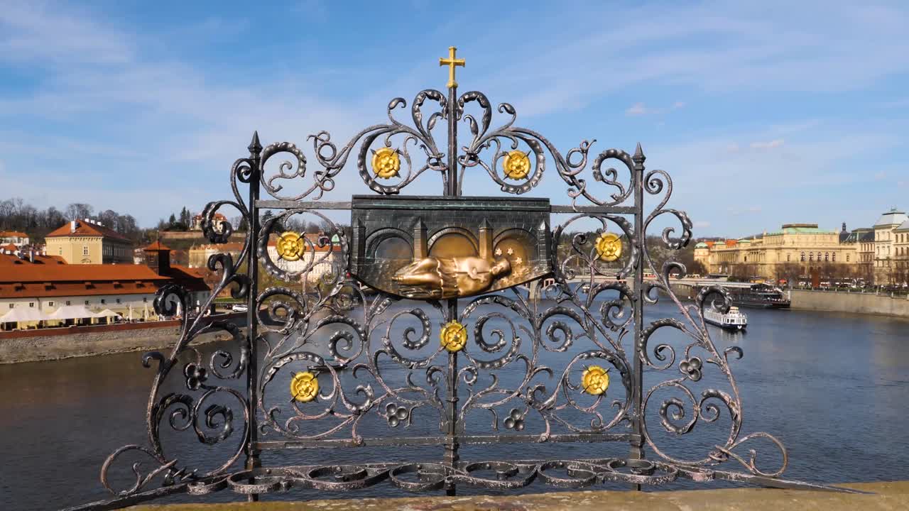 el púlpito de san juan nepomuk en el puente carlos, praga, república checa