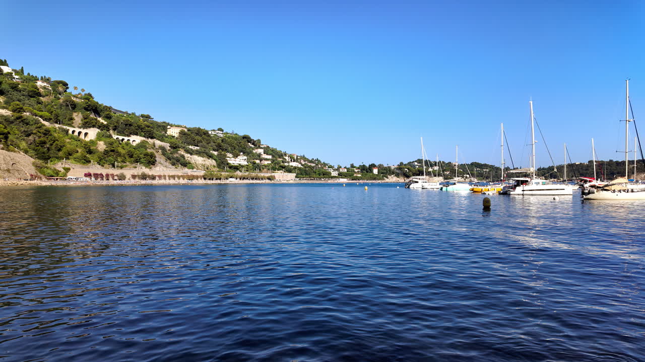 Barche ormeggiate nel porto di Villefranche-sur-Mer, Francia