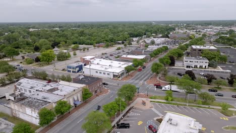 Downtown-Wayne,-Michigan-with-drone-video-moving-at-an-angle