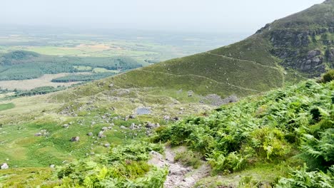 Coumshingaun-Lough,-Waterford,-Irland-7