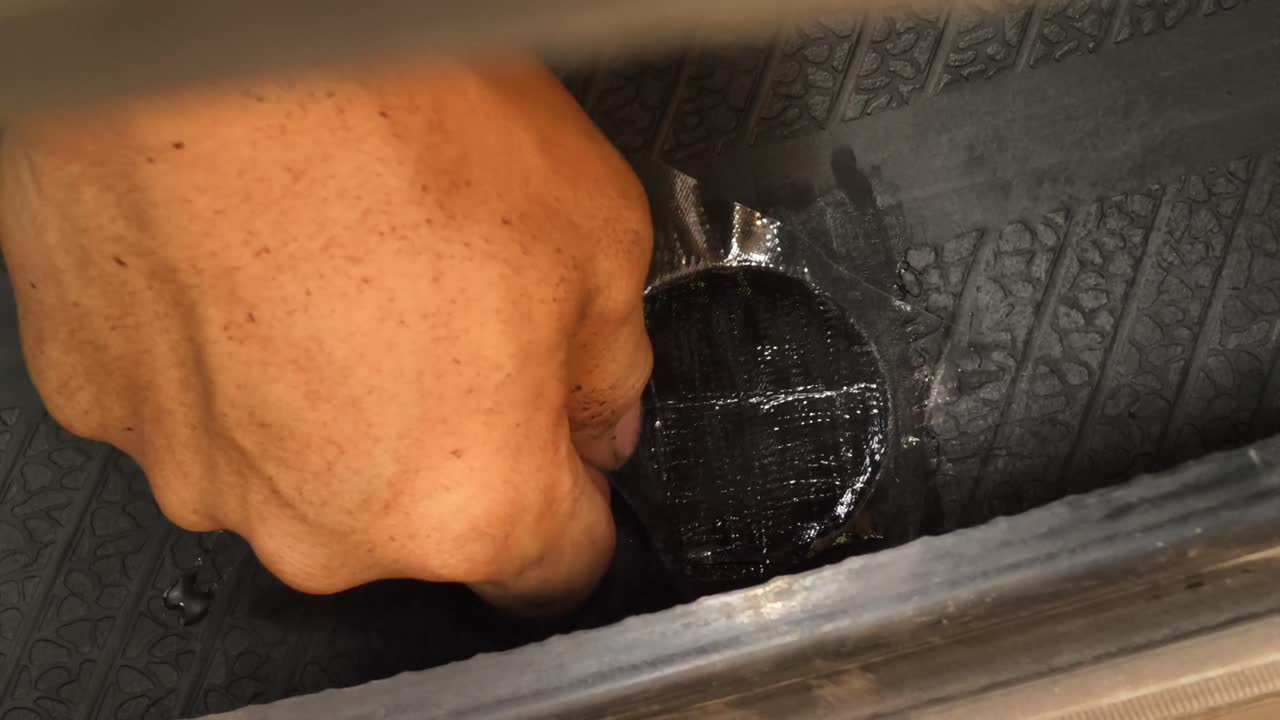 자동차 바닥 수리