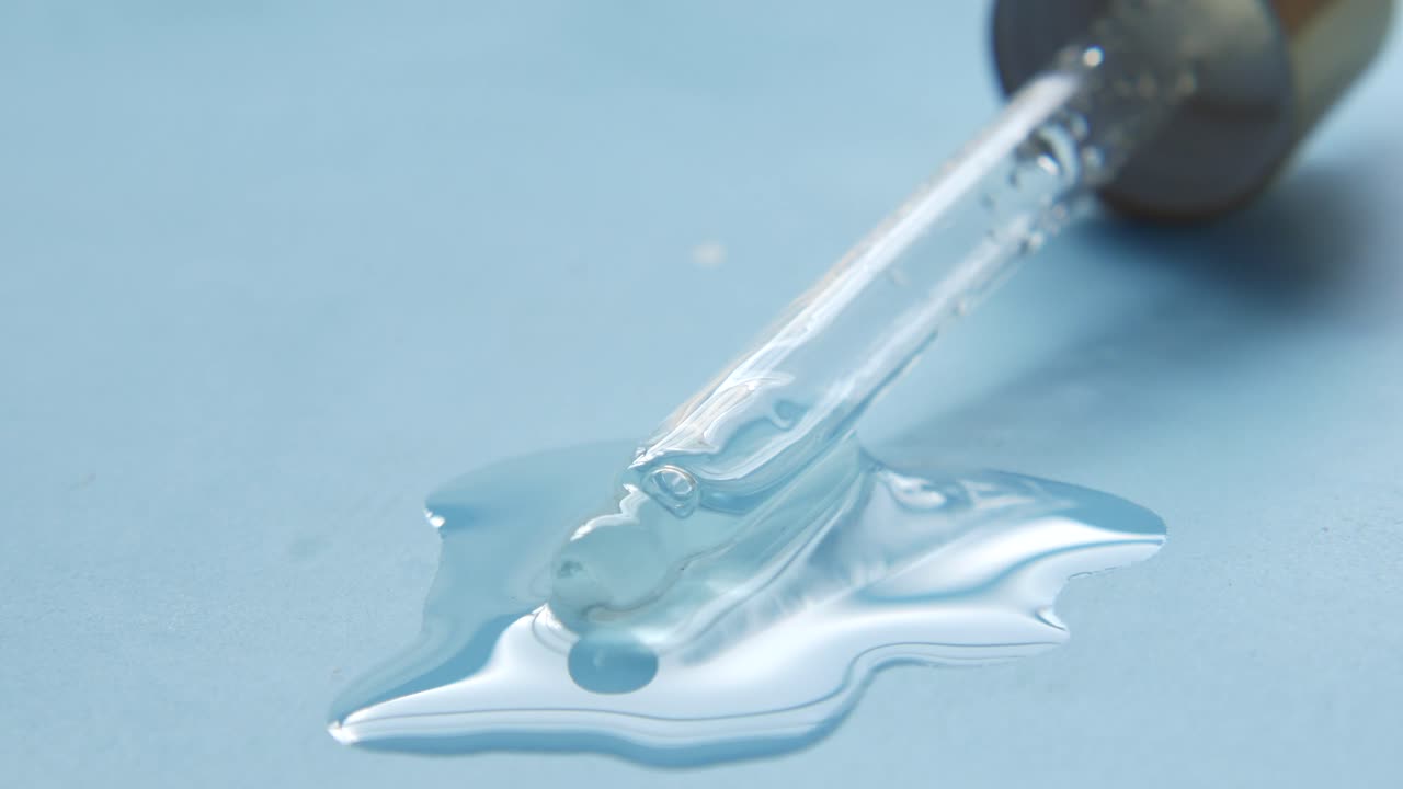 Clear Serum Dropper with Liquid