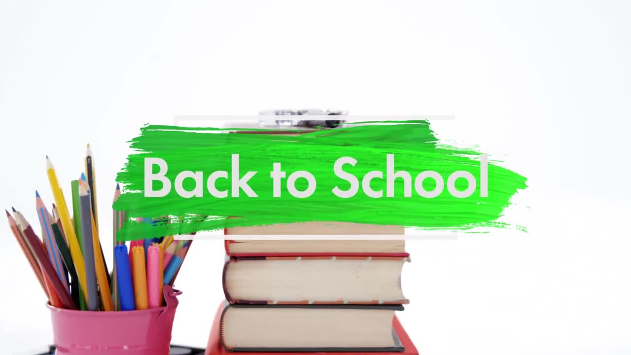 책과 연필에 대한 브러시 스트로크를 통해 학교 텍스트로 돌아갑니다.