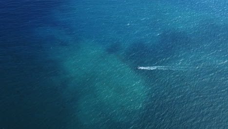 Jet-Ski-Surf-En-El-Mar-Caribe-Frente-A-La-Costa-De-St