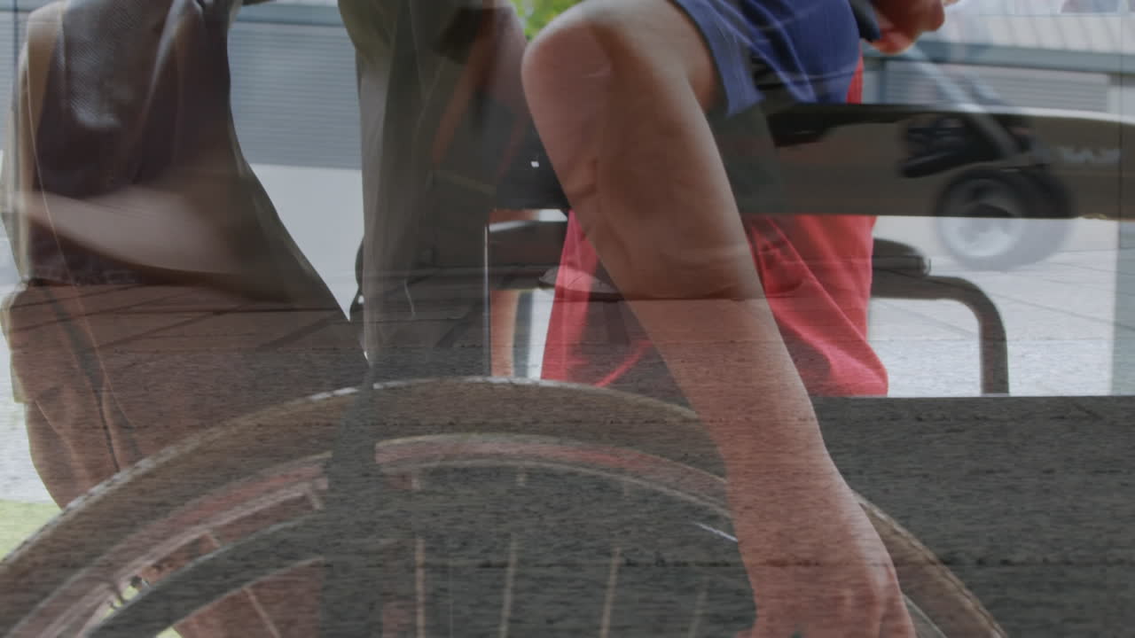 animación de personas caminando por la calle sobre un niño afroamericano discapacitado sentado en silla de ruedas