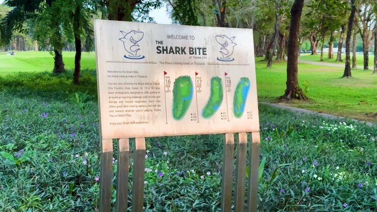 Segnaletica presso il campo da golf Thana City, Samut Prakan
