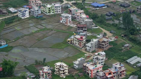 Una-Vista-Aérea-Panorámica-De-La-Ciudad-De-Katmandú,-Nepal,-En-Un-Día-Nublado-Al-Comienzo-De-La-Temporada-De-Lluvias