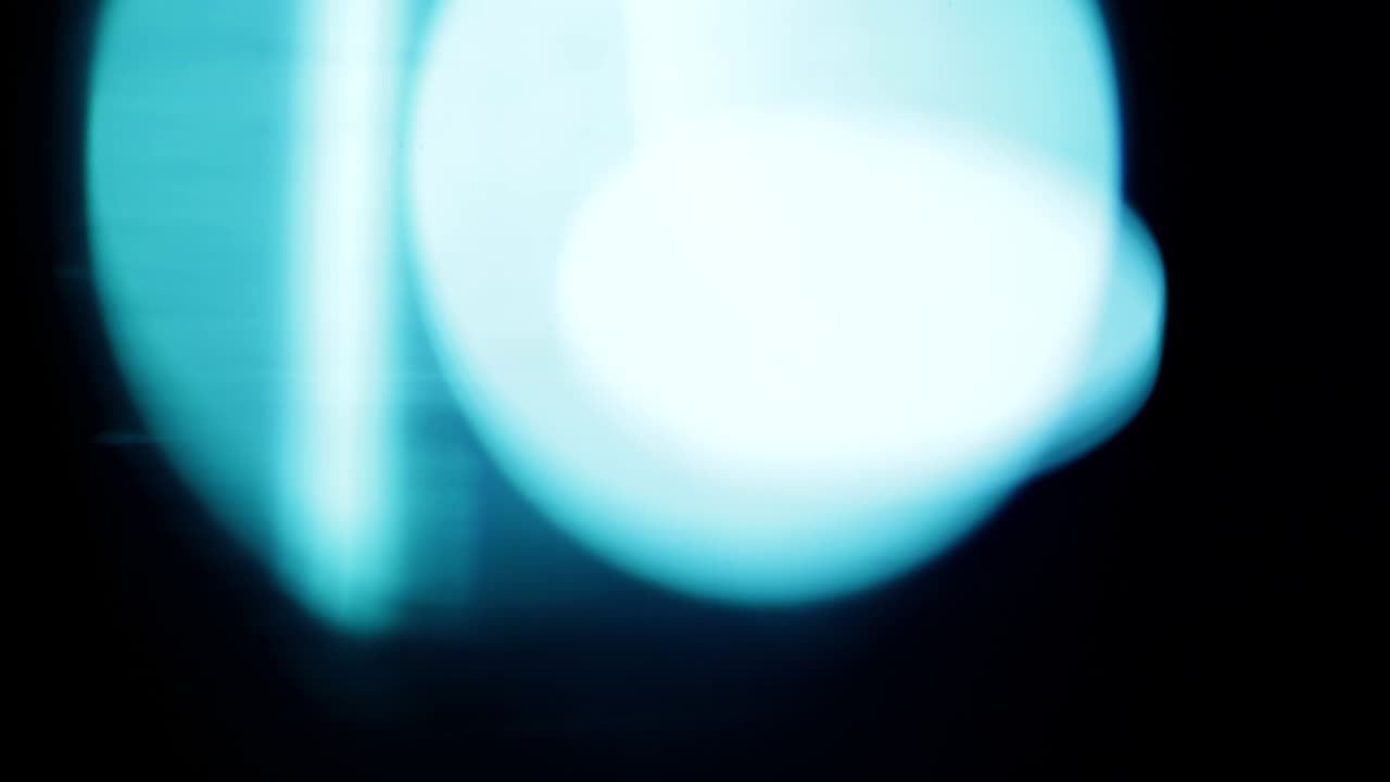 abstracto vidrio fugas de luz reflejos en fondo negro