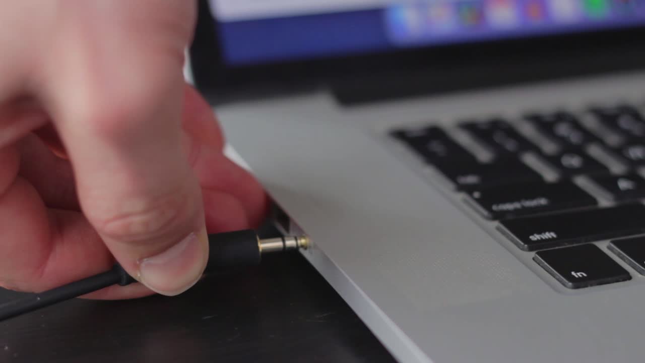 음악 끊기, 컴퓨터 노트북에서 헤드폰 잭 제거, 디지털 해독