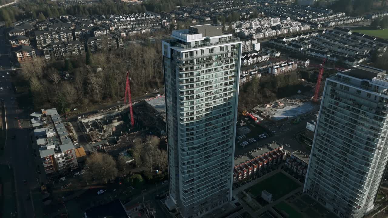 Edifícios Residenciais Altos - Complexo de Condomínios em Langley Township, Colúmbia Britânica, Canadá. Imagem Aérea.