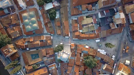 vista de avión no tripulado directamente sobre "bascarsija", área del centro de sarajevo