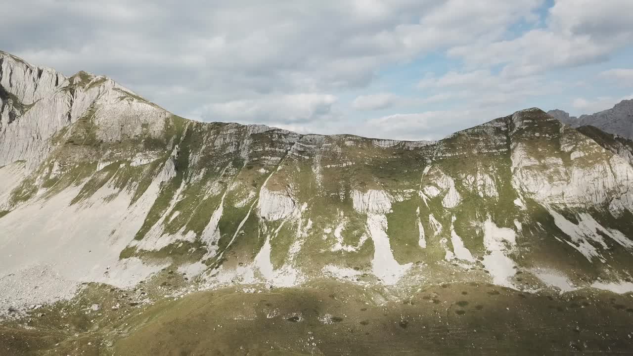 la majestuosa cordillera