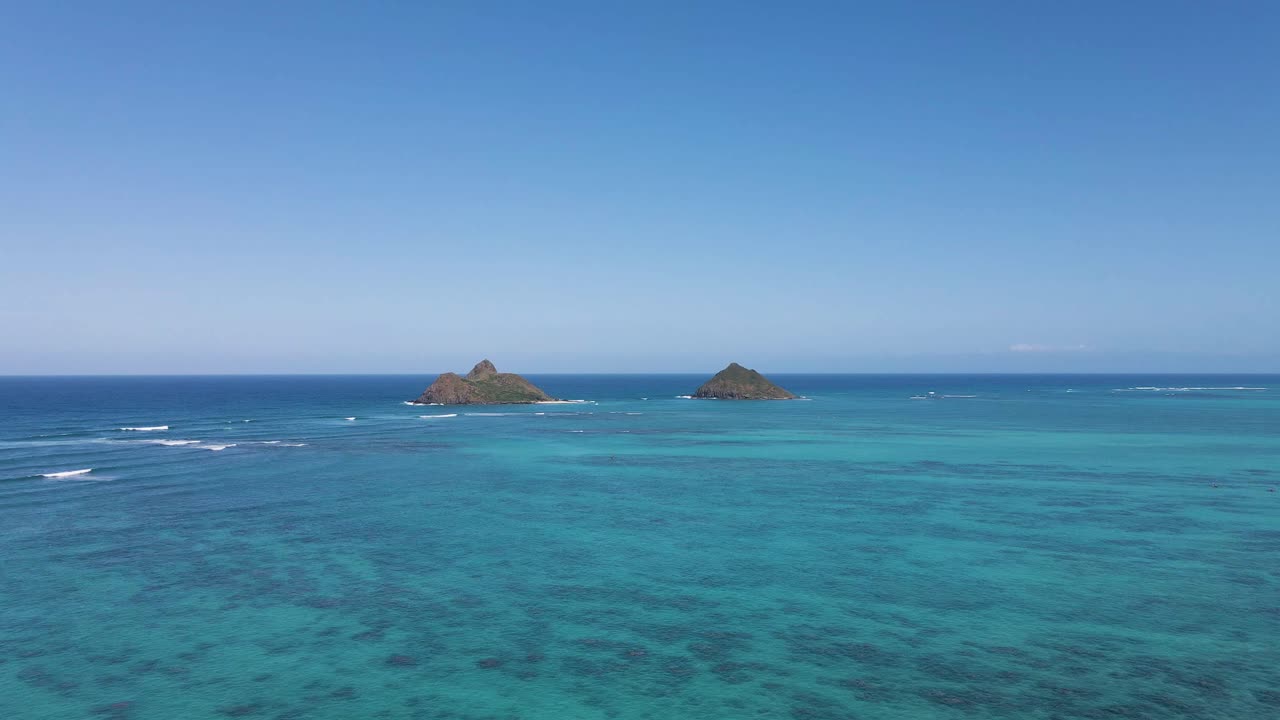 오아후 섬 하와이 해안선에서 떨어져 있는 모쿨루아 섬, 4k 조감도