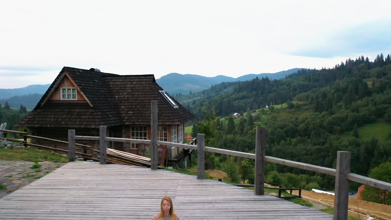 paisaje de la aldea de montaña