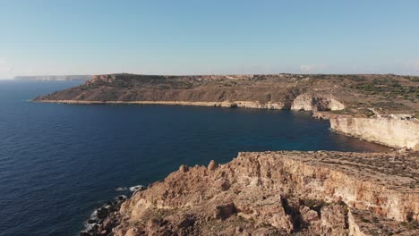 video aéreo de drones de malta, mellieha y alrededores