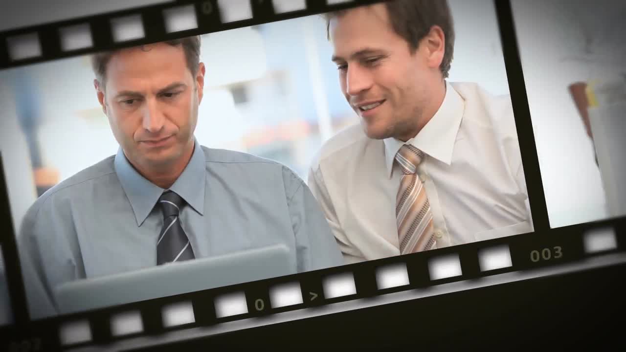 교환하는 사업가들의 모음