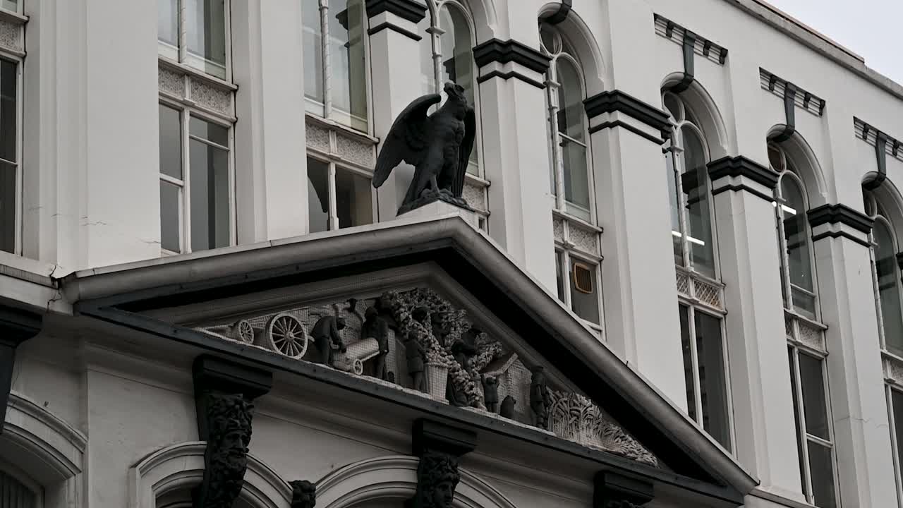 peer group plc, londres, reino unido