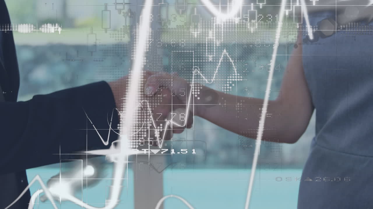 animación del procesamiento de datos financieros sobre diversas personas de negocios que se dan la mano