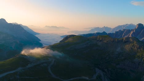 Nationalpark-Drei-Zinnen-In-Den-Dolomiten.-Wunderschöne-Natur-Italiens.