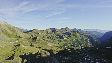 Atemberaubende-Luftgebirgslandschaft