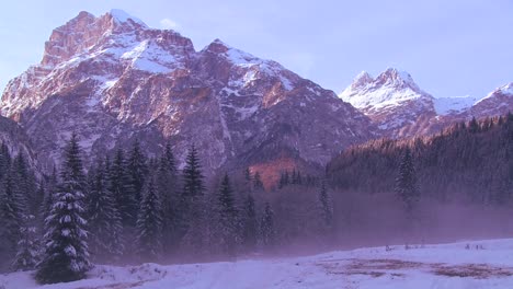 Luz-De-La-Mañana-Temprano-En-Los-Alpes-Suizos