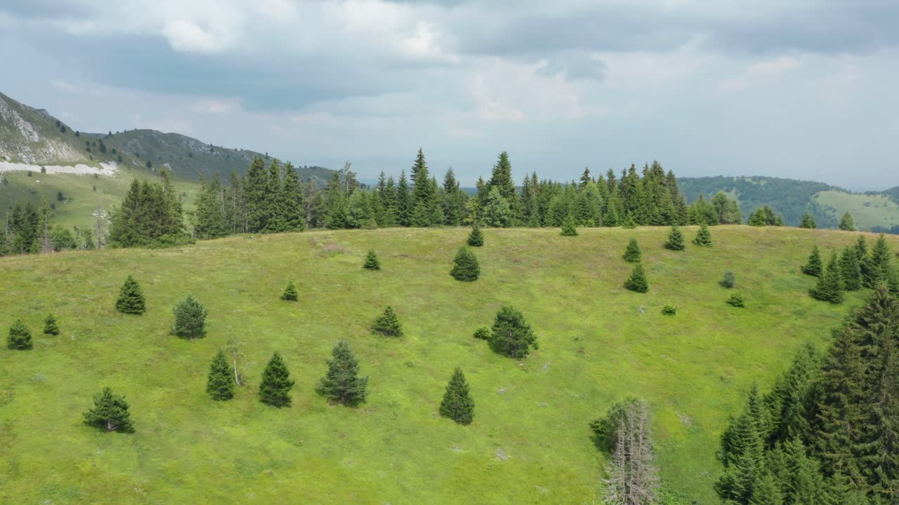 asombroso paisaje aéreo de montaña