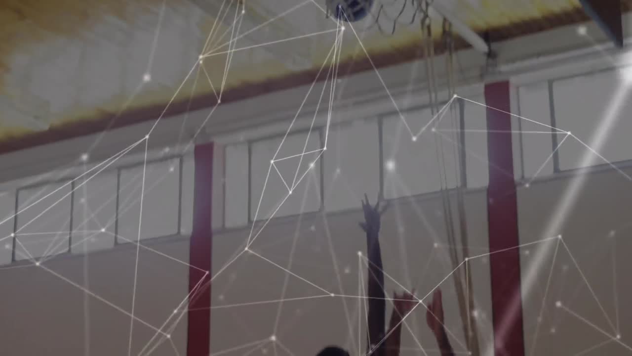 체육관에서 다양한 농구 선수 그룹을 통한 연결 네트워크의 활성화