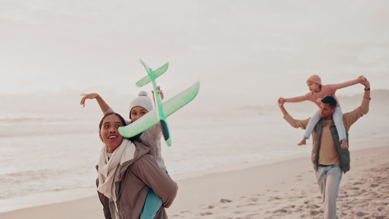 Flygplan, på ryggen och familj på stranden