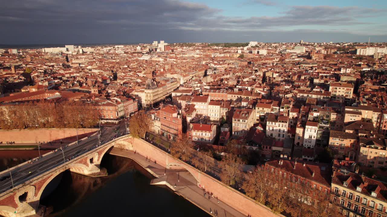 TOULOUSE, FRANCE, cinematic 4K skyline aerial