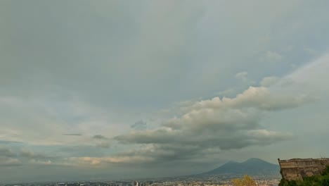 vista panorámica de nápoles con el monte vesubio