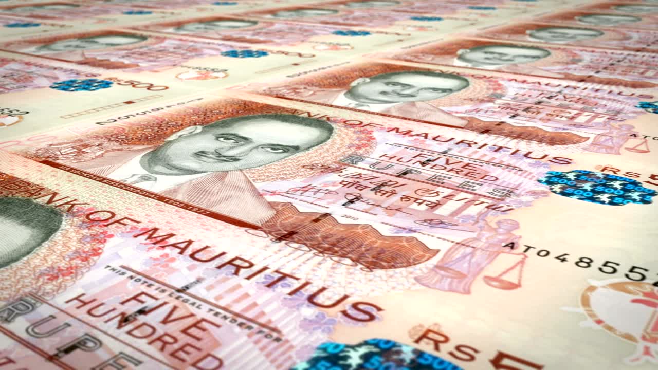 모리셔스 섬 은행의 500 루피 지폐가 스크린에 굴러, 세계 동전, 현금, 루프