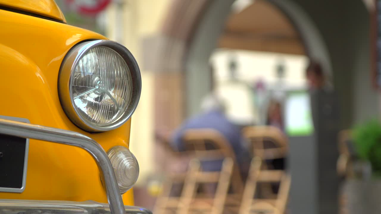 классическая автомобильная фара