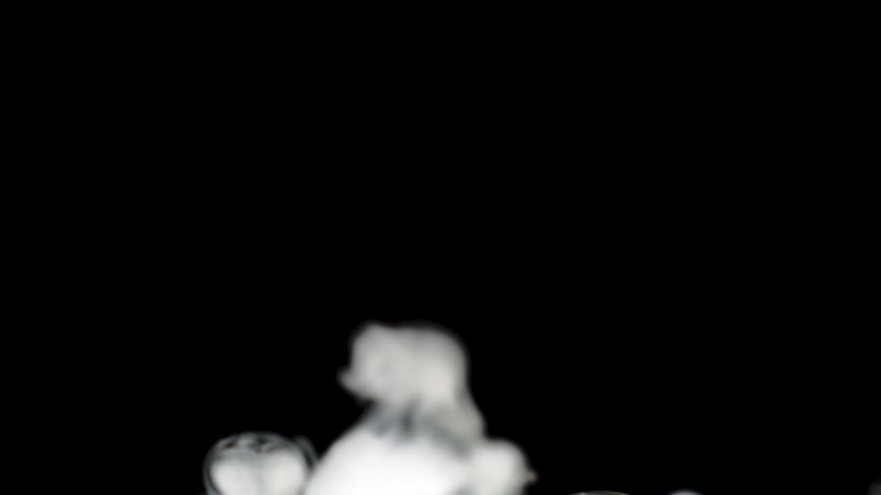 지상에서 어나오는 무서운 연기. 빠른 움직임. 사용을 위한 스크린 모드. 할로윈 기회. 무서운. 유령.