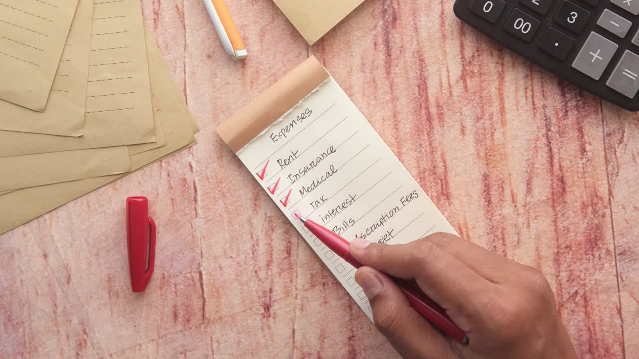 seguimiento de los gastos con lista de comprobación