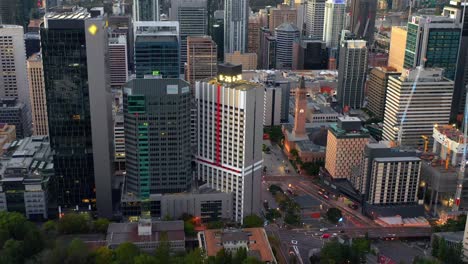 King-George-Square-Park-With-The-City-Hall-Clock-Tower-In-Brisbane-CBD,-Queensland,-Australia