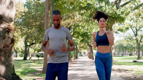 fitness, correr y pareja negra en el parque