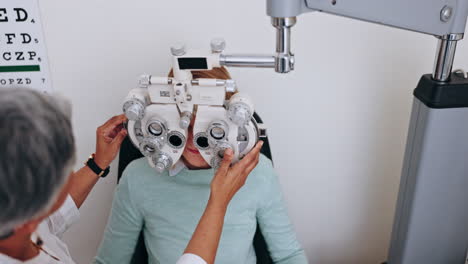 examen ocular, paciente o mujeres felices con optometrista