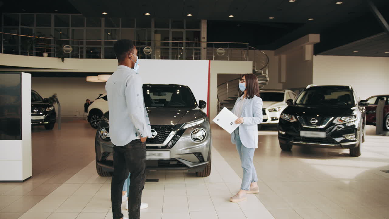 experiencia en la compra de automóviles en un concesionario