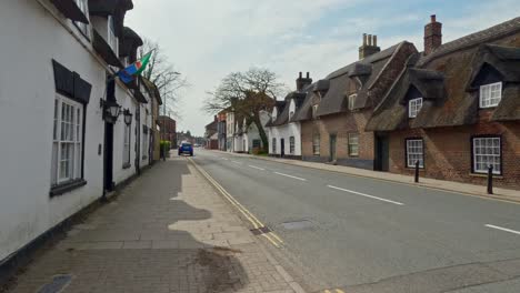 Video-Clip-De-Casas-Con-Techo-De-Paja-En-La-Histórica-Ciudad-Comercial-De-Alford-En-El-Borde-De-Los-Wolds-De-Lincolnshire