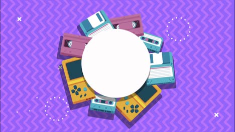 cassetta e dischetta con videogiochi in sfondo in stile retro di memphis