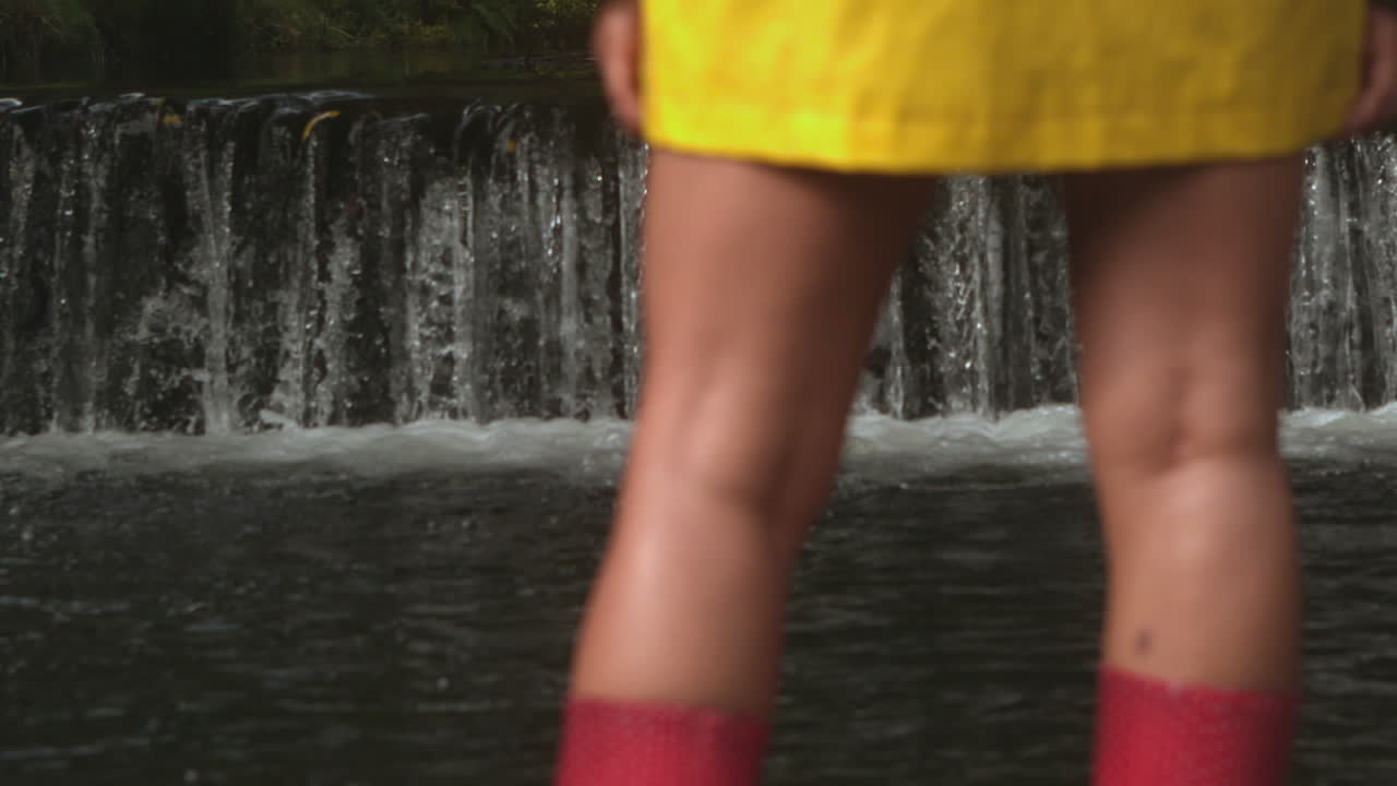 movimiento lento de una pequeña cascada